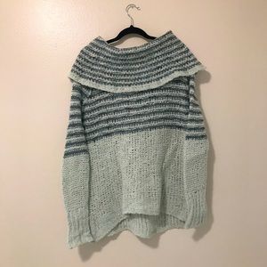 Free people cozy sweater. Light green and teal.Lg